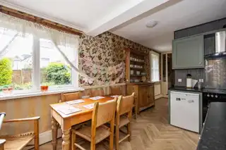 46 Marlborough Park NorthImage 8