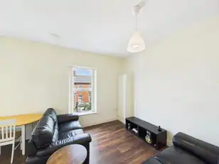 Apartment 4 18 Claremont StreetImage 3