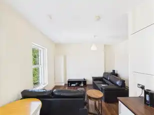 Apartment 4 18 Claremont StreetImage 5