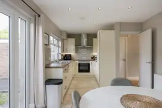 6 Thorndale ParkImage 9