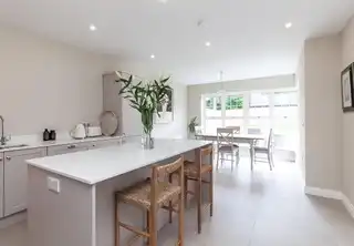 4 Oakfield Park SquareImage 5