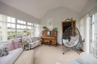 184 Bridge RoadImage 12