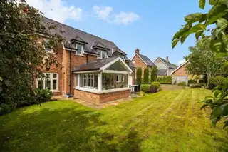 10 Governors Gate MeadowImage 17