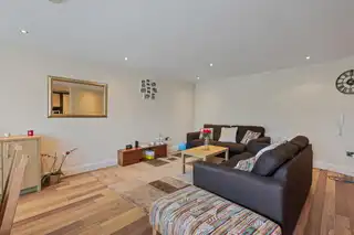 30 Woodlands ManorImage 3