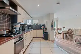 30 Woodlands ManorImage 8