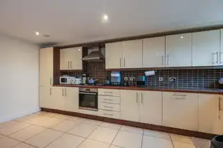 30 Woodlands ManorImage 7