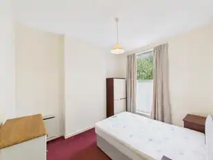 Flat 3 90 Eglantine AvenueImage 4