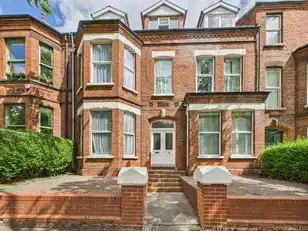 Image 1 for Flat 3 90 Eglantine Avenue