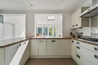 122 Glenholm ParkImage 3