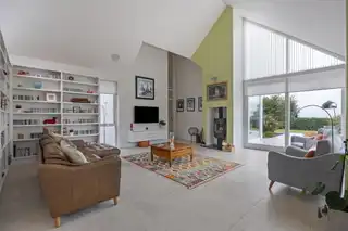 8 Whinknowe RoadImage 2