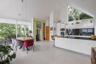 8 Whinknowe RoadImage 3