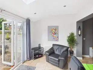7 Park DriveImage 5