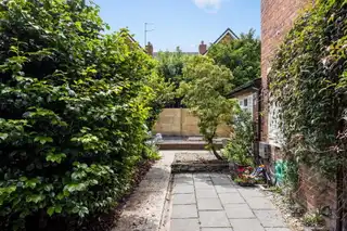 92 Marlborough Park CentralImage 17