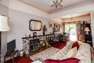 92 Marlborough Park CentralImage 3