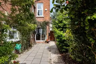 92 Marlborough Park CentralImage 15