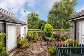 5 St. Patricks GardensImage 16