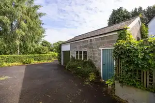 5 St. Patricks GardensImage 18