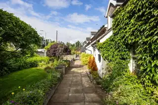 5 St. Patricks GardensImage 21