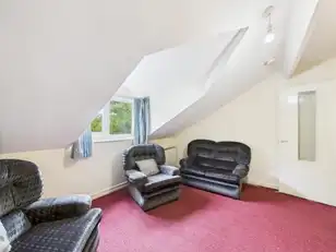 Flat 6 90 Eglantine AvenueImage 3