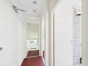 Flat 6 90 Eglantine AvenueImage 4