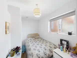 Apartment 3 52 Myrtlefield ParkImage 7