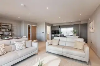 6 The Residences At Kings HallImage 2
