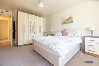 2 Riverside ApartmentsImage 13