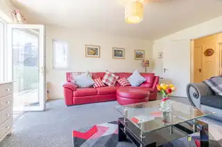 2 Riverside ApartmentsImage 10