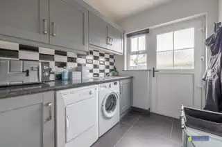 90 Castle ManorImage 10