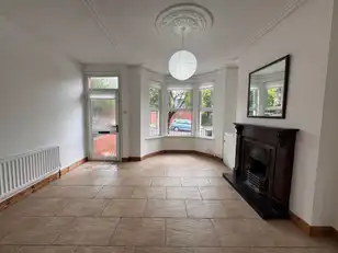 118 Duncairn GardensImage 2