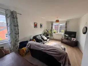 Apt 7 Ascot HouseImage 8