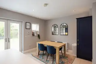 37 Sir Richard Wallace CrescentImage 9