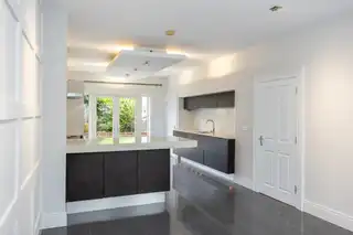22 Ballantine GardensImage 6