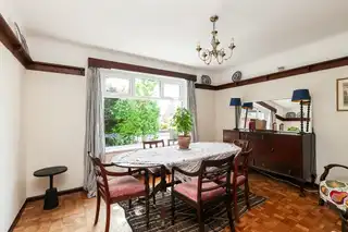 24 Fairview ParkImage 8