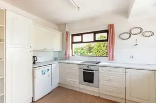 24 Fairview ParkImage 11