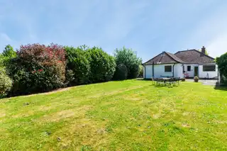 24 Fairview ParkImage 22