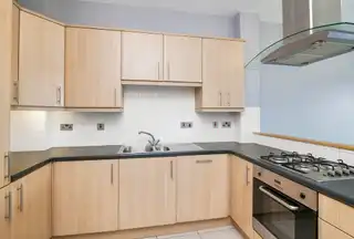 Apt 31 Laharna BuildingImage 3