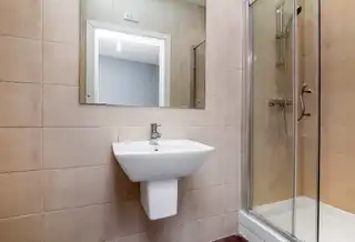 Apt 31 Laharna BuildingImage 6