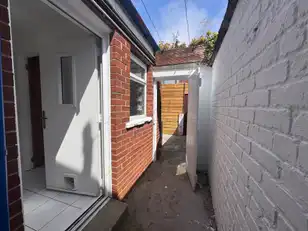 11 Olympia DriveImage 17