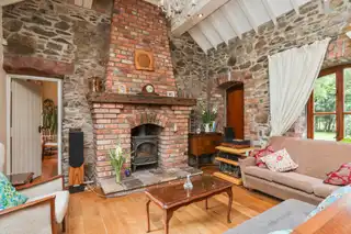 31 Cabra RoadImage 9