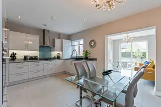 15 Rowanvale CrescentImage 6