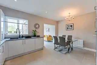15 Rowanvale CrescentImage 7
