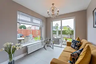 15 Rowanvale CrescentImage 9