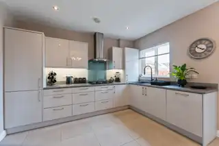 15 Rowanvale CrescentImage 8