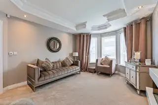 15 Rowanvale CrescentImage 5
