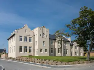 Image 1 for 35 College Green