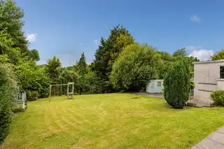 15 Traherne GardensImage 23