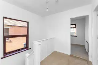 9 Fairview ParkImage 16