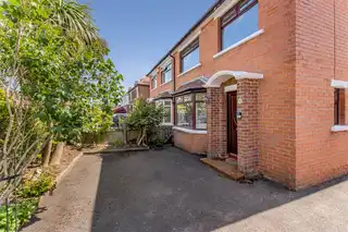9 Fairview ParkImage 3