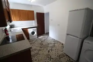 8 Bloomfield CrescentImage 5